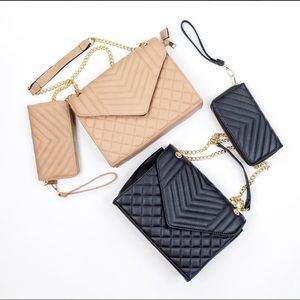 Quilted stitch crossbody with matching wallet!! Black and gold
